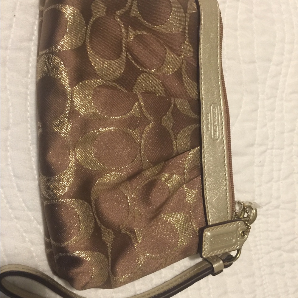 COACH GOLD WRISTLET